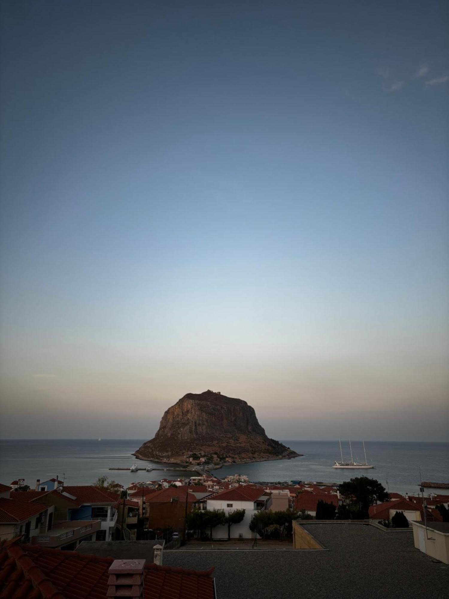 Kanelli΄S Apartments Monemvasia Exterior photo